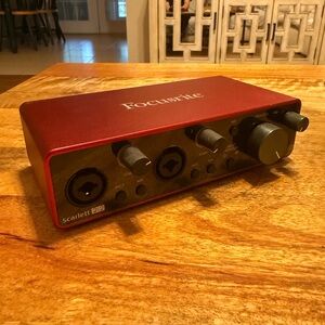 Focusrite Scarlett 2i2 USB Audio Interface - Red (3rd Gen)